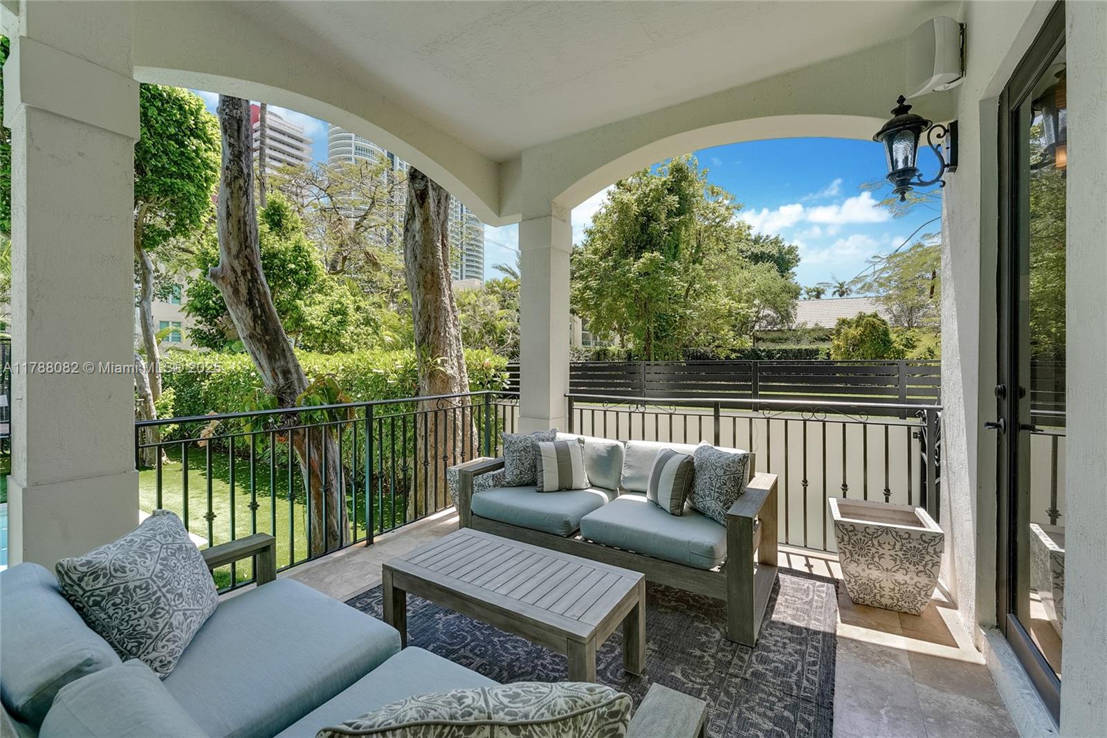 BRICKELLS FLAGLER - Residential