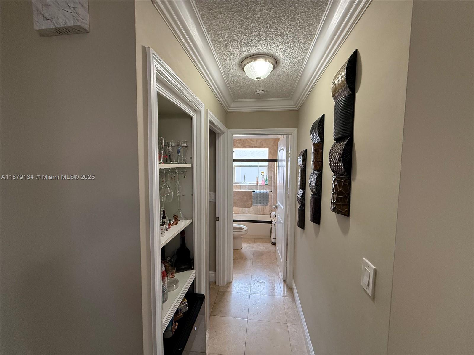 HOLLYWOOD LAKES COUNTRY C - Residential