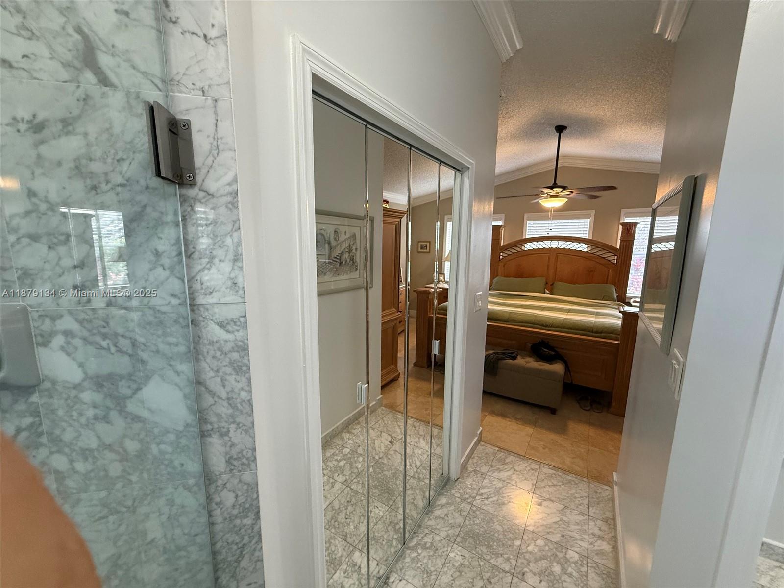 HOLLYWOOD LAKES COUNTRY C - Residential