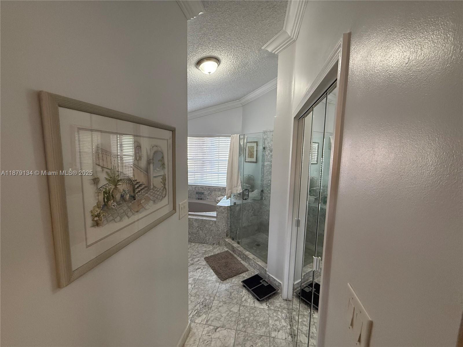 HOLLYWOOD LAKES COUNTRY C - Residential