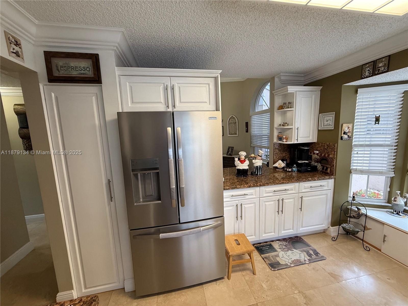 HOLLYWOOD LAKES COUNTRY C - Residential