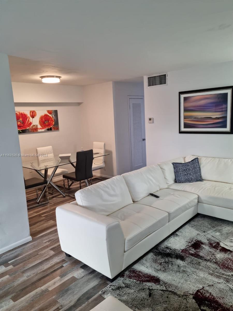 Rental Property at 1498 Jefferson Ave 303, Miami Beach, Miami-Dade County, Florida - Bedrooms: 1 
Bathrooms: 1  - $2,100 MO.