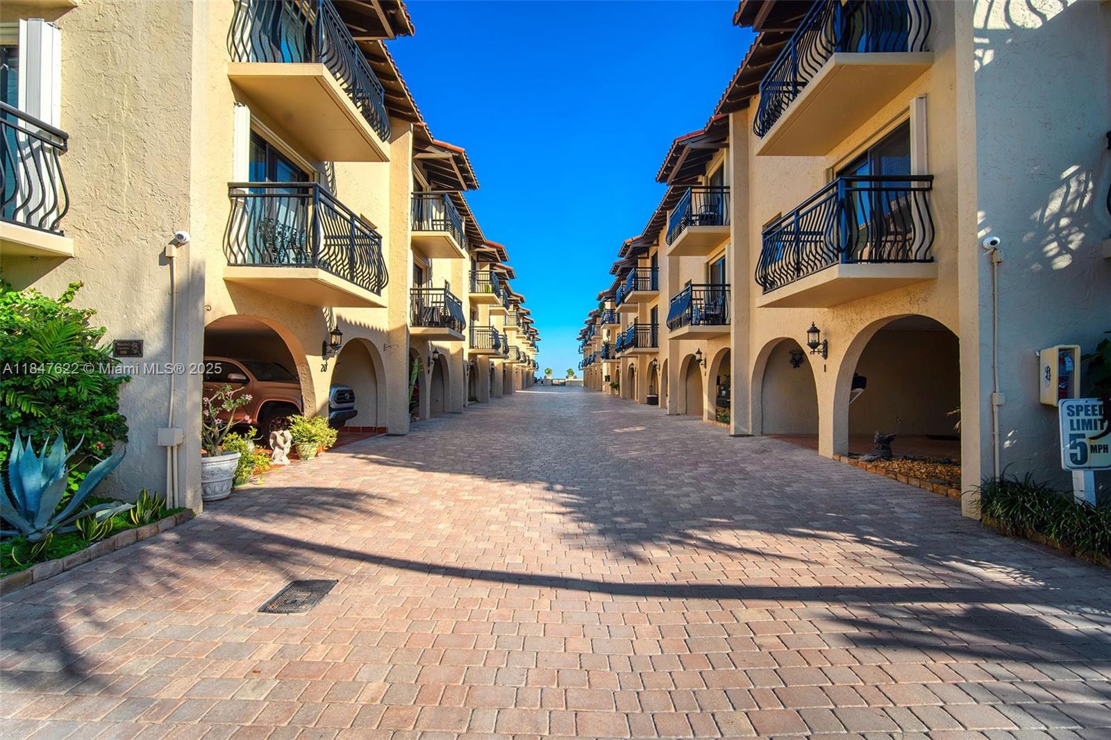 1616 Atlantic Blvd 6