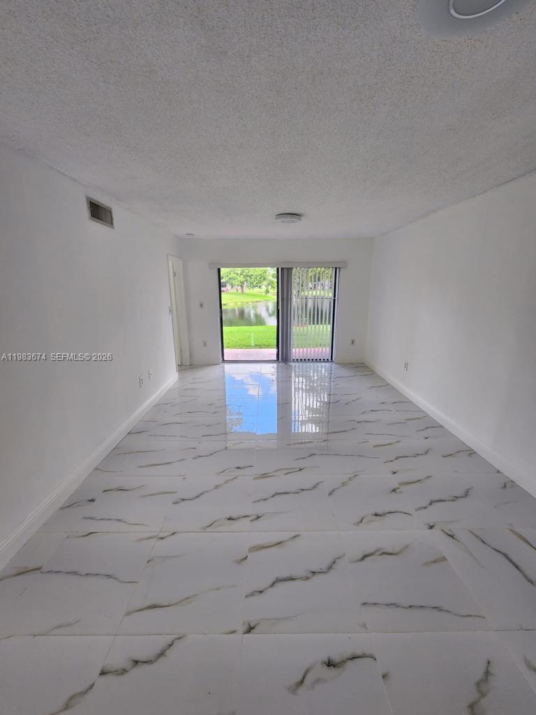 VILLAS DE VENEZIA CONDO - Residential Lease