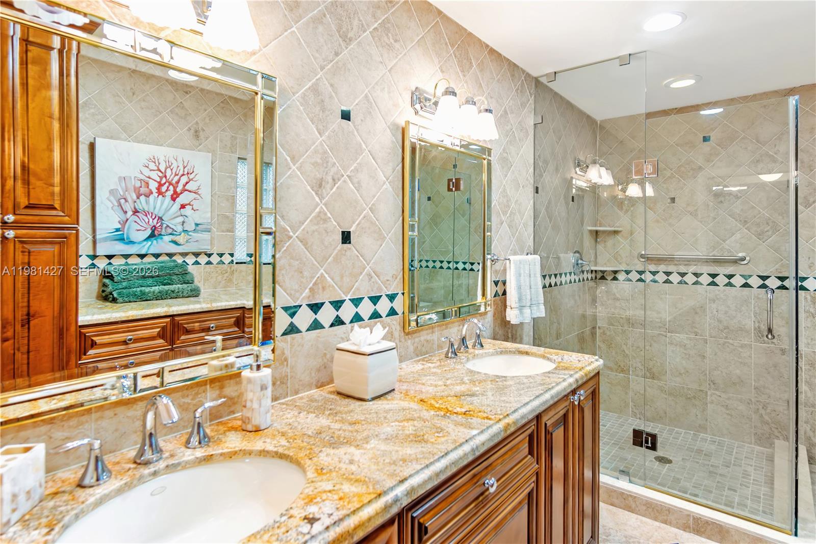 MC CAHILLS BLUEBIRD LAKE - Residential