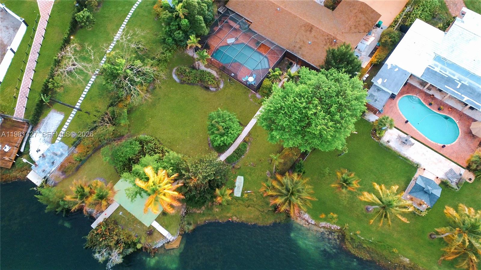 MC CAHILLS BLUEBIRD LAKE - Residential