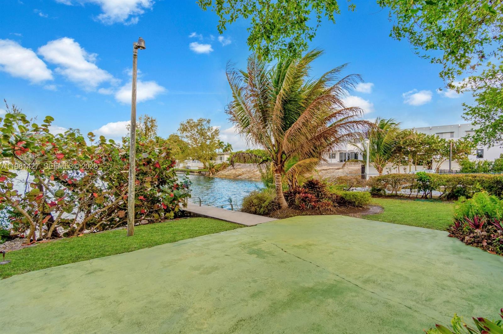 MC CAHILLS BLUEBIRD LAKE - Residential