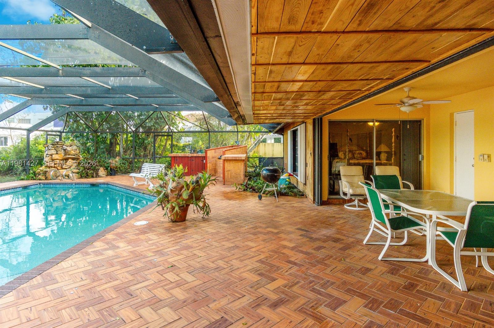 MC CAHILLS BLUEBIRD LAKE - Residential