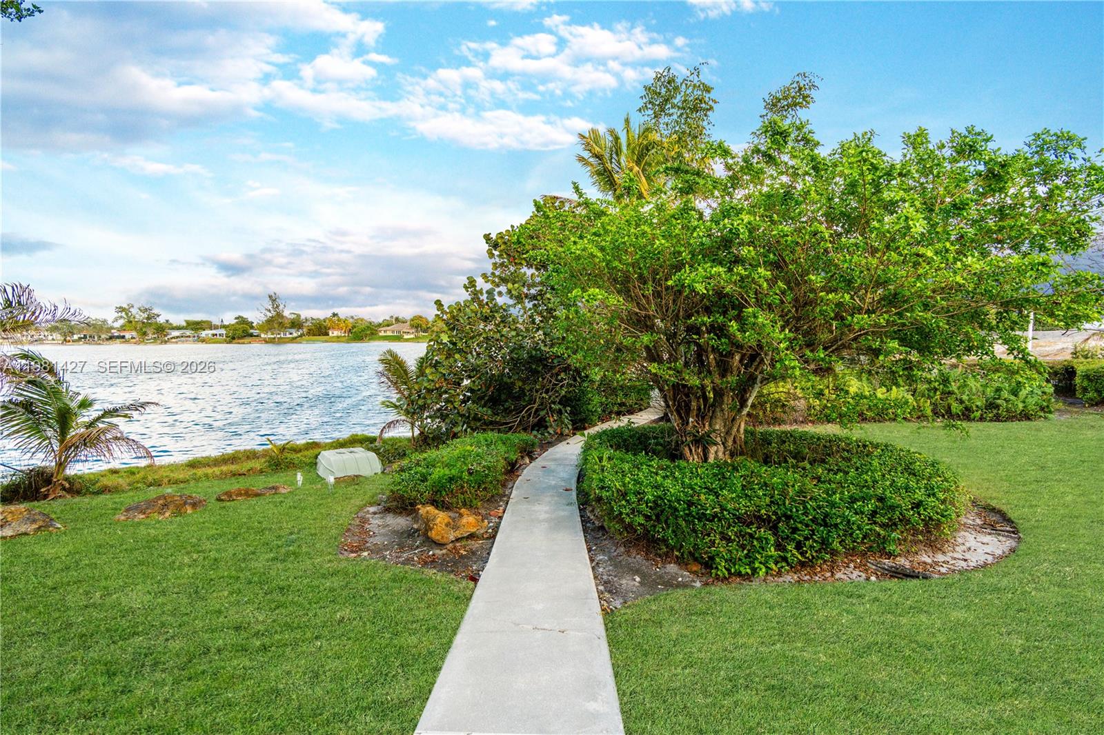 MC CAHILLS BLUEBIRD LAKE - Residential