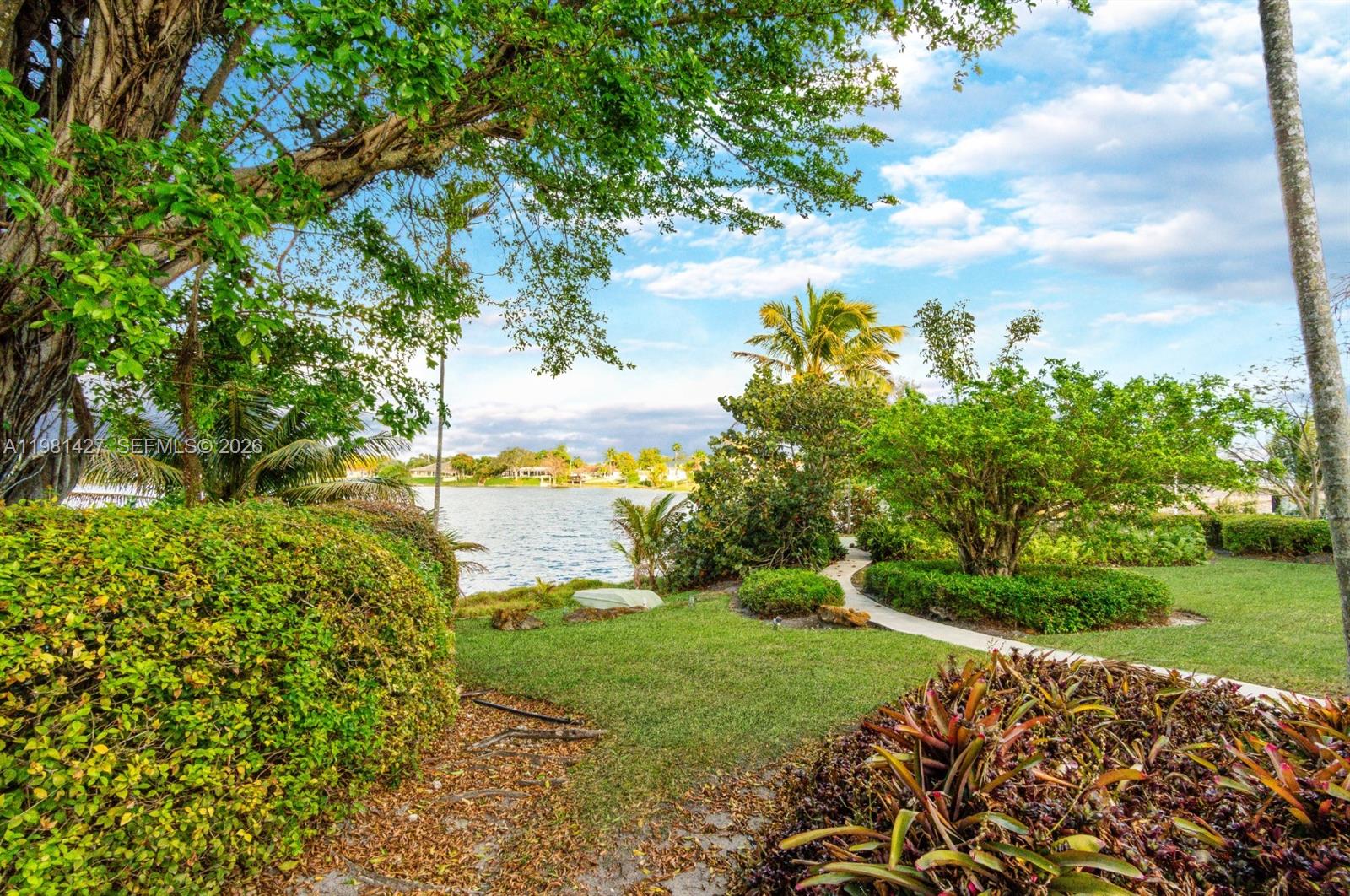 MC CAHILLS BLUEBIRD LAKE - Residential