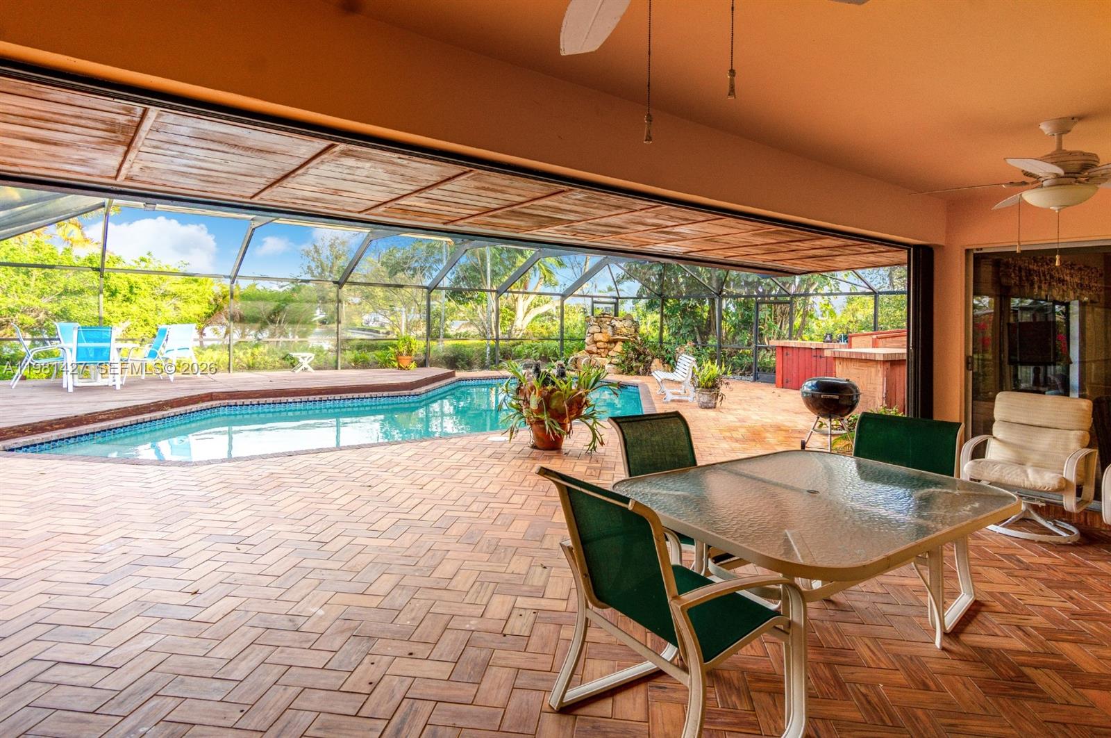 MC CAHILLS BLUEBIRD LAKE - Residential