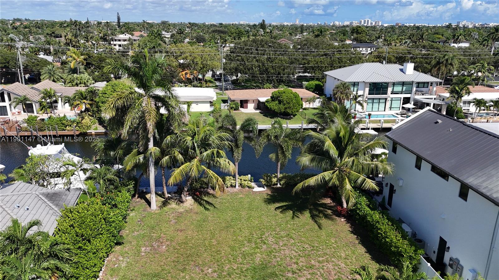 2511 NE 48th Ct, Lighthouse Point, FL, 33064/$2,469,000 1 2511 NE 48th Ct