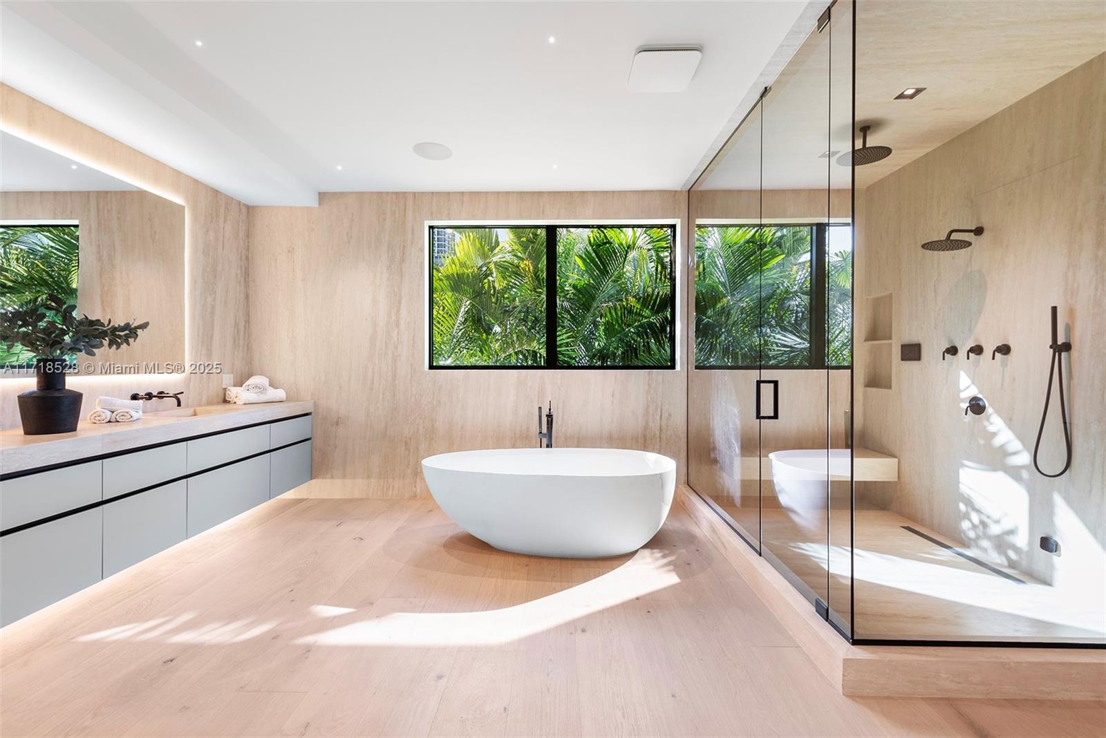 GOLDEN BEACH SEC C - Residential Lease