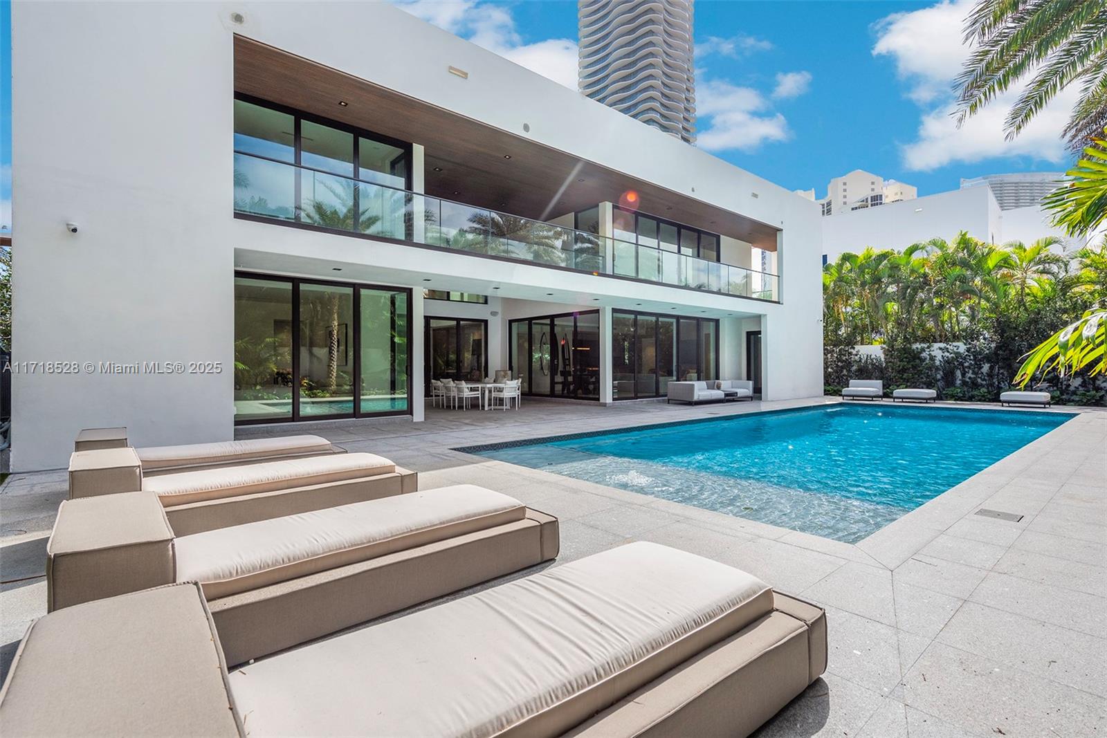 GOLDEN BEACH SEC C - Residential Lease