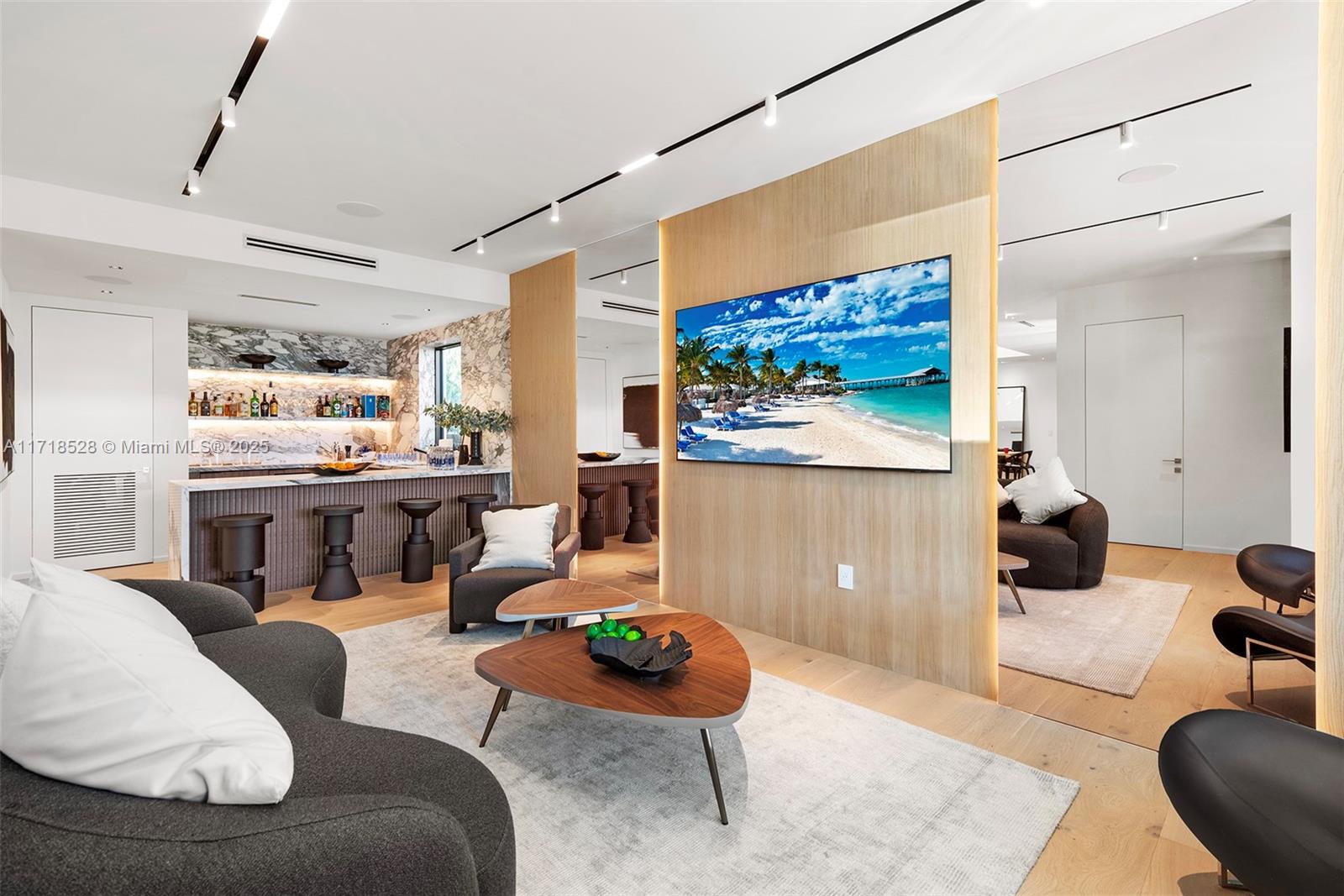 GOLDEN BEACH SEC C - Residential Lease