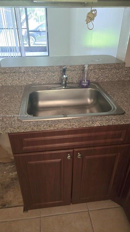 HORIZONS WEST CONDO #3 - Residential