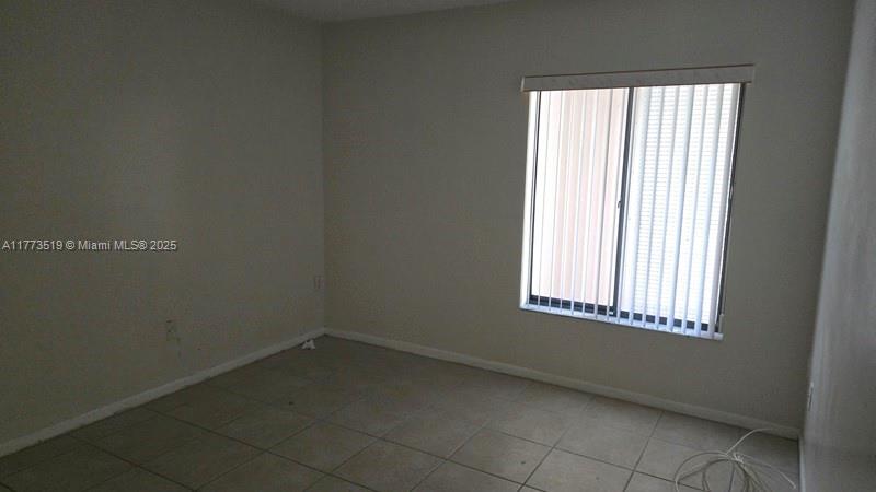 HORIZONS WEST CONDO #3 - Residential