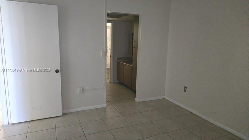 HORIZONS WEST CONDO #3 - Residential