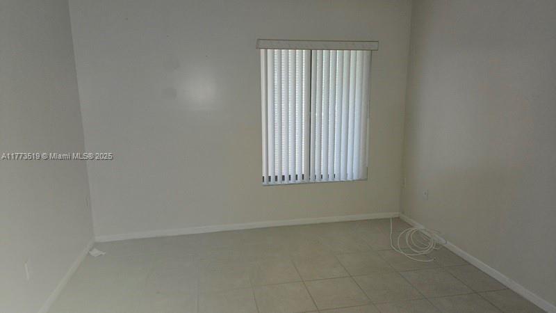 HORIZONS WEST CONDO #3 - Residential