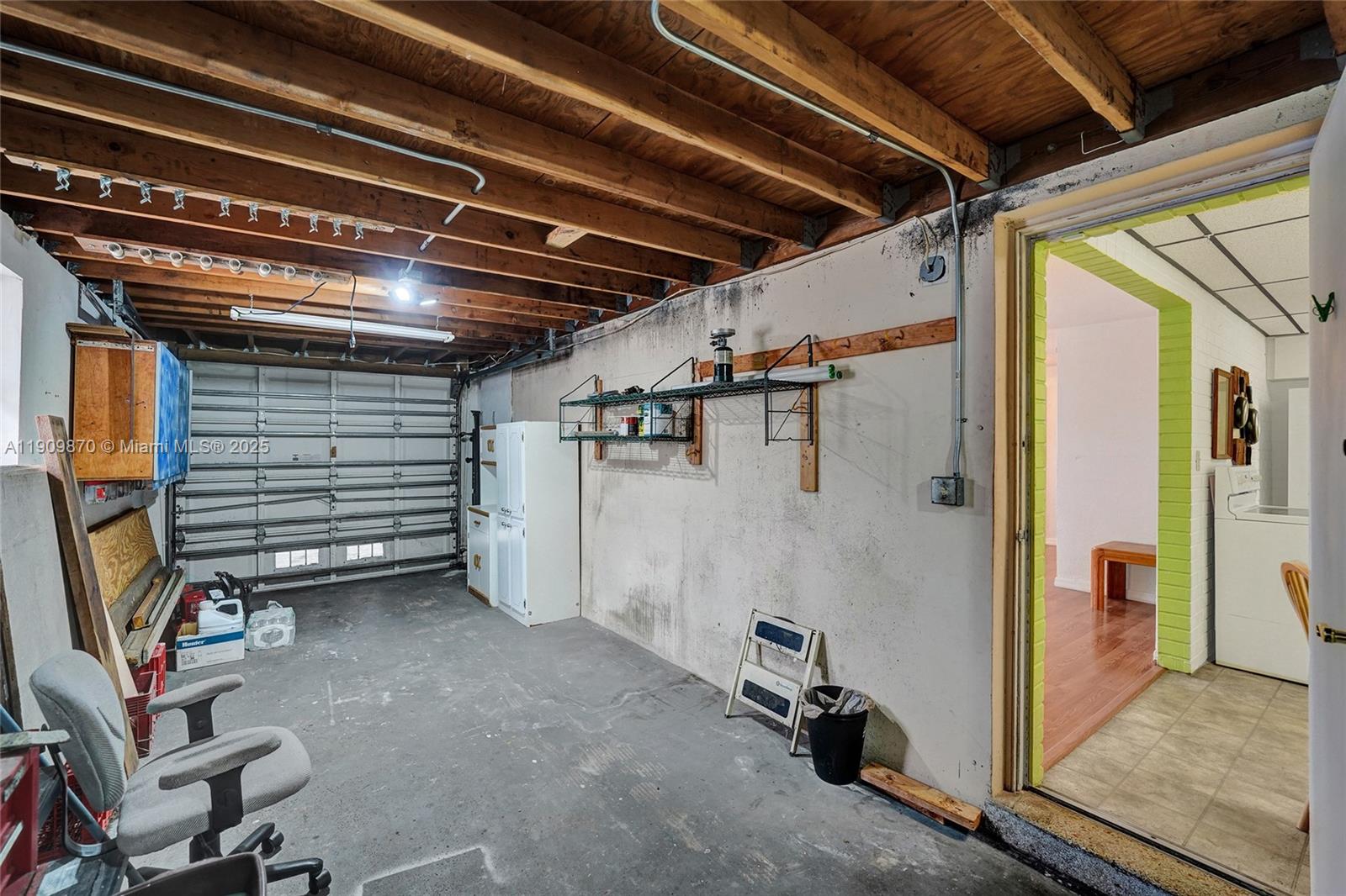 PALM LANE VILLA - Residential