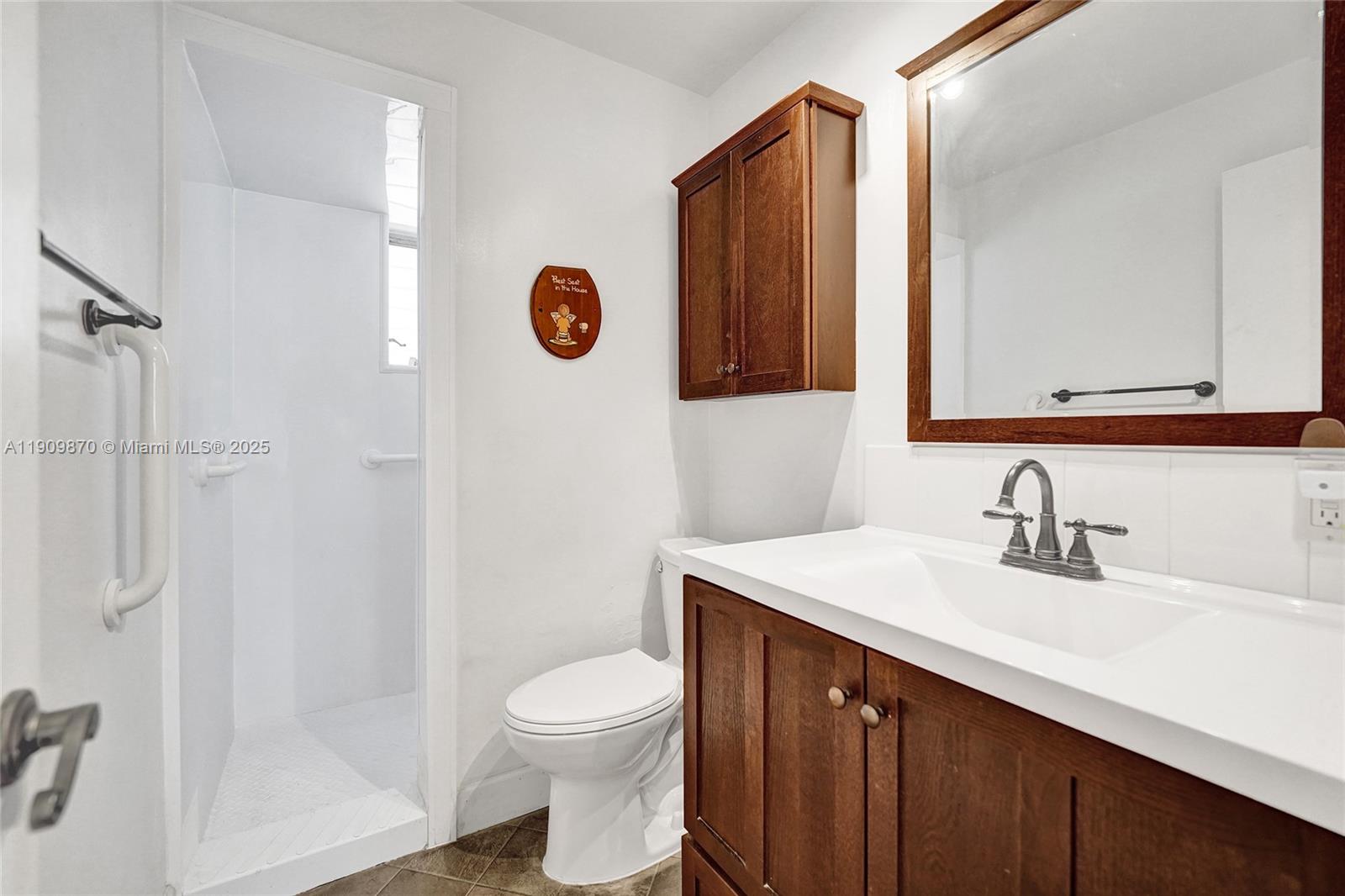 PALM LANE VILLA - Residential