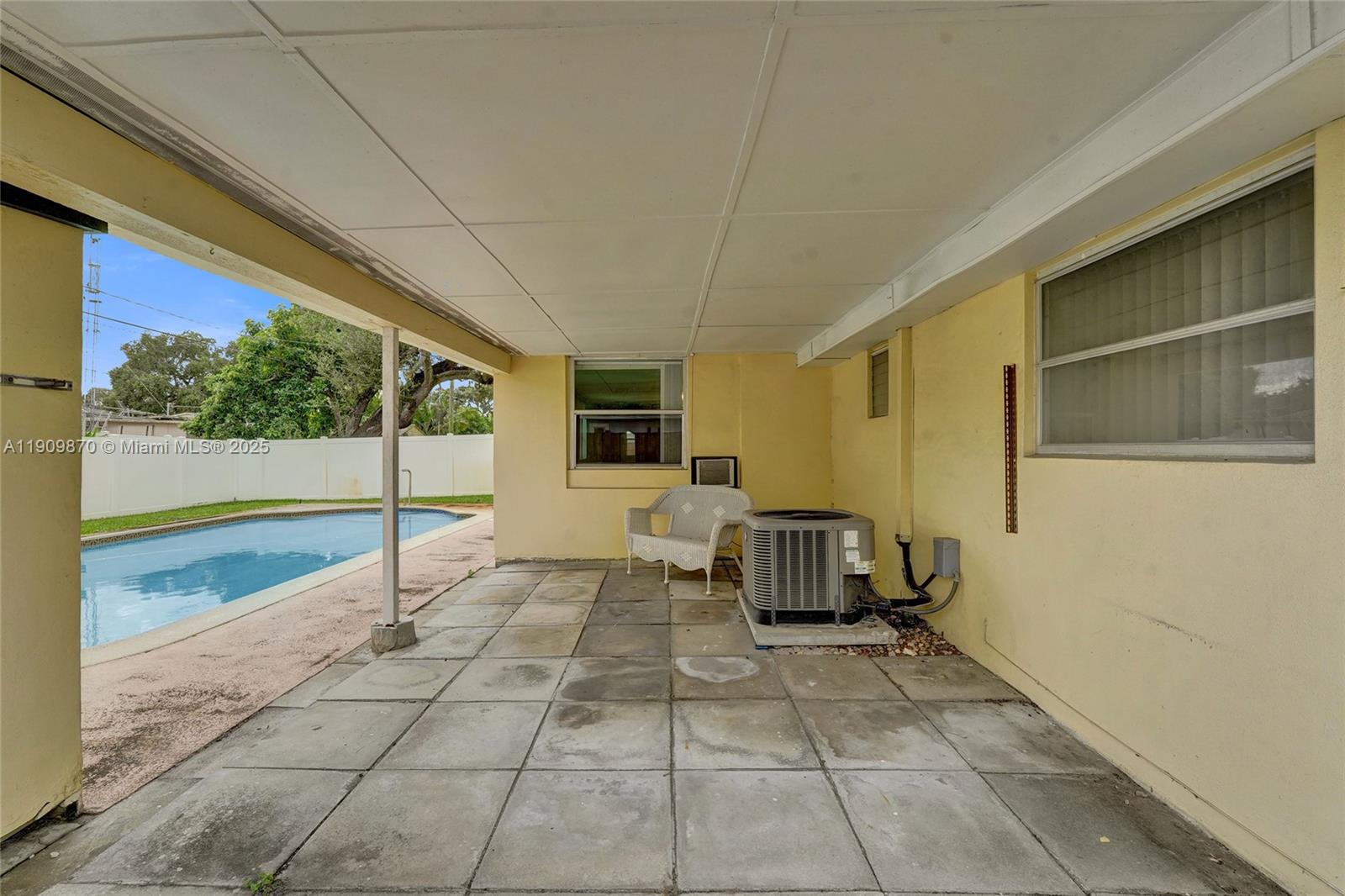 PALM LANE VILLA - Residential