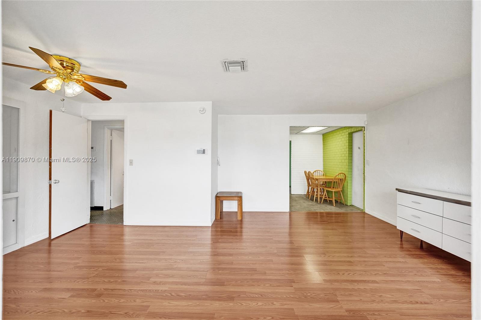 PALM LANE VILLA - Residential