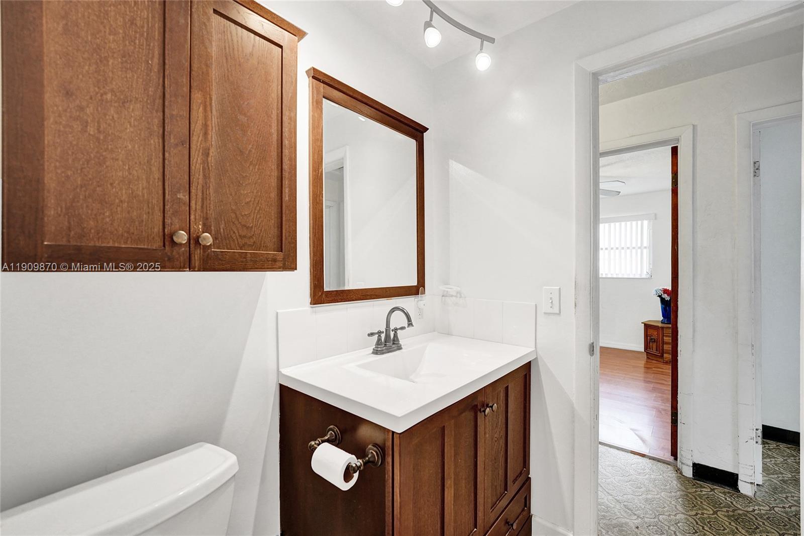 PALM LANE VILLA - Residential