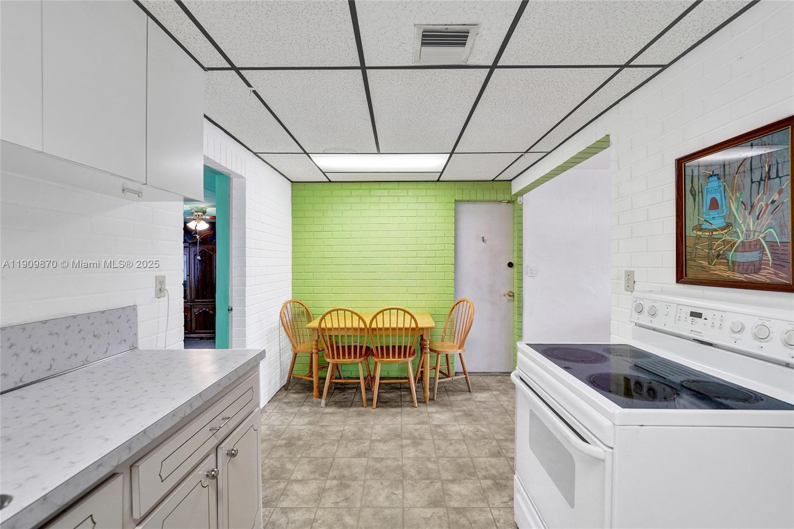 PALM LANE VILLA - Residential