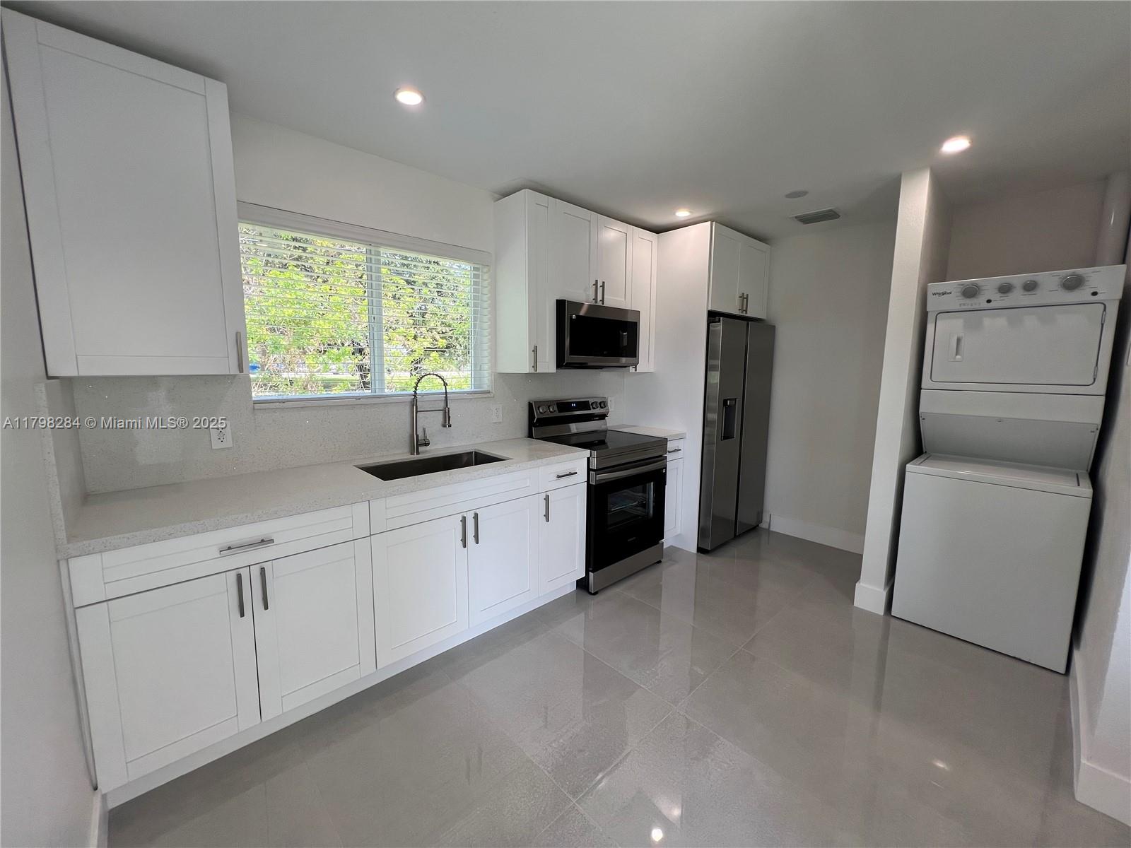 5300 Nw 25th Ave 5300, Miami, Broward County, Florida - 2 Bedrooms  
1 Bathrooms - 