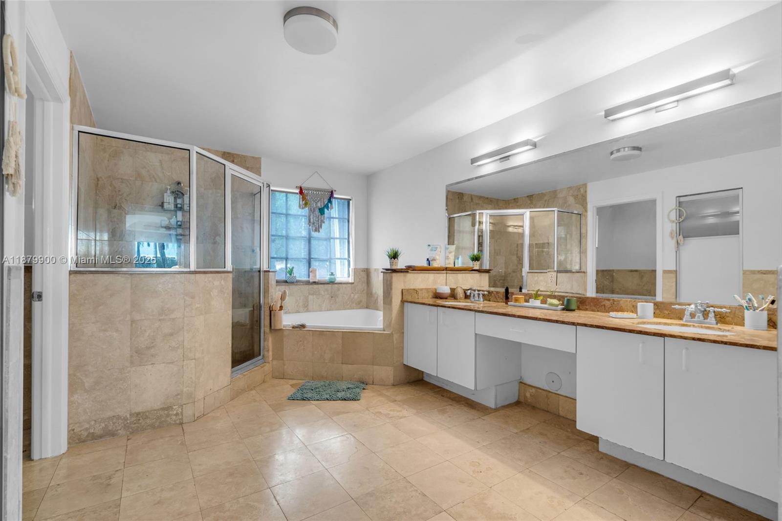 DORAL ISLES CARIBBEAN - Residential