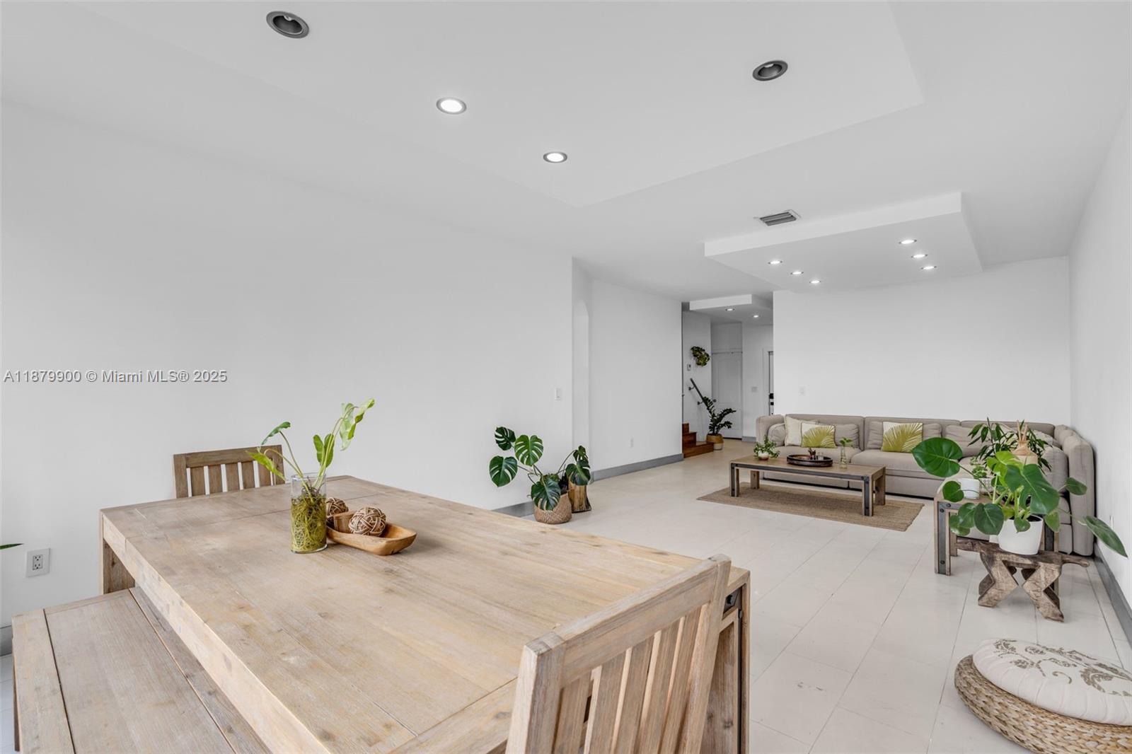 DORAL ISLES CARIBBEAN - Residential