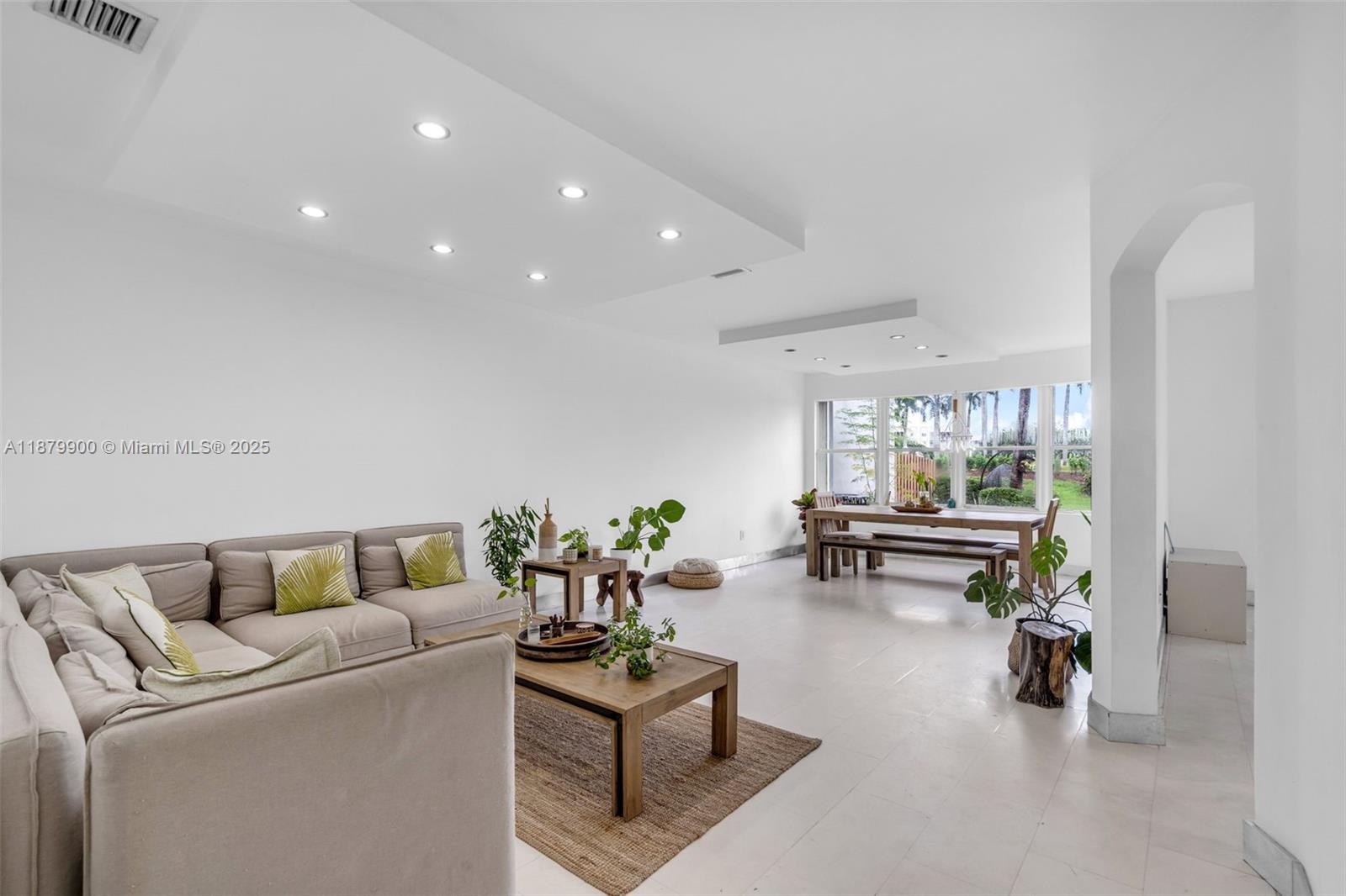 DORAL ISLES CARIBBEAN - Residential