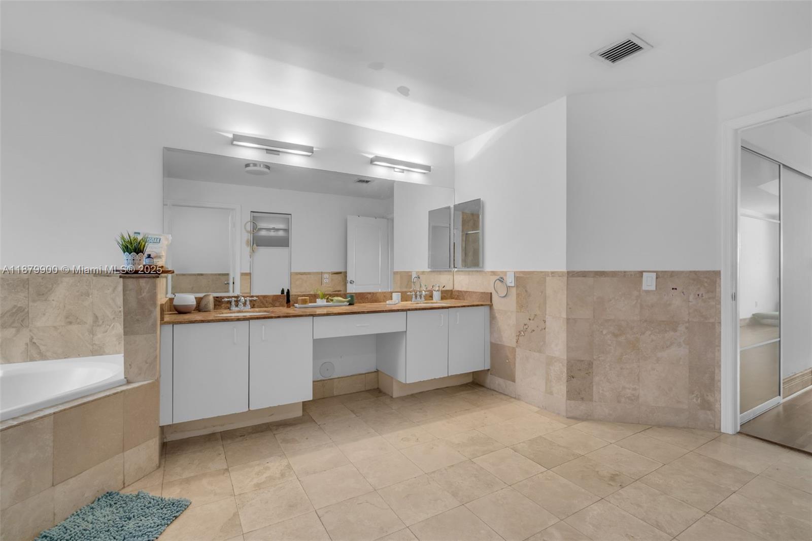 DORAL ISLES CARIBBEAN - Residential