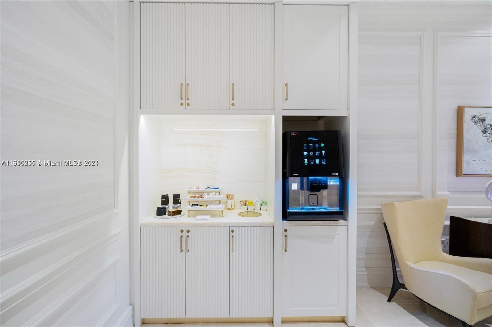 THE EXECUTIVE RESIDENCES - Residential