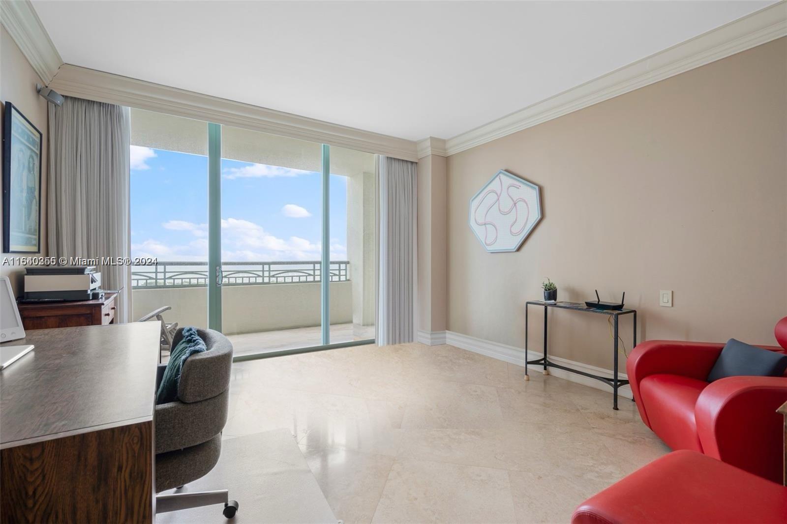 THE EXECUTIVE RESIDENCES - Residential