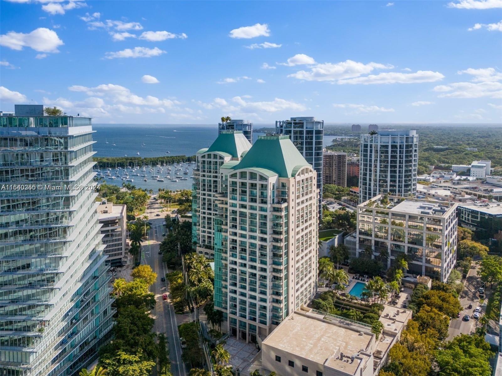 THE EXECUTIVE RESIDENCES - Residential