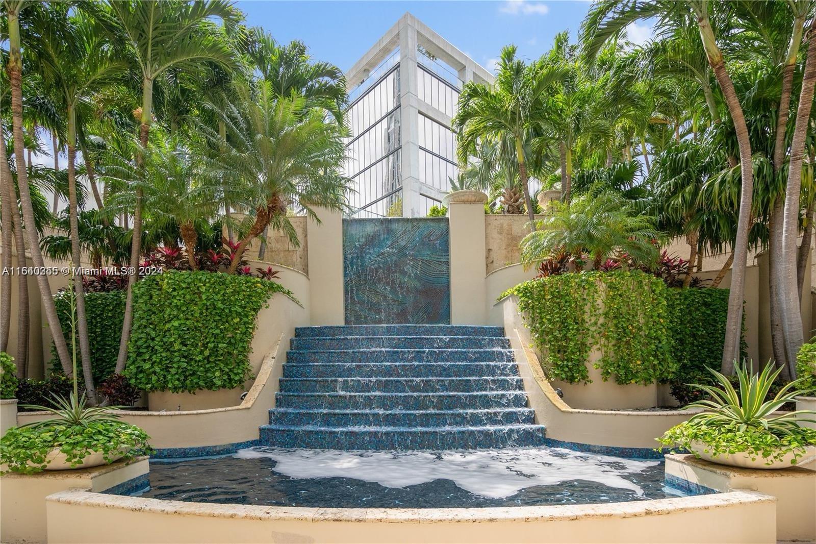 THE EXECUTIVE RESIDENCES - Residential