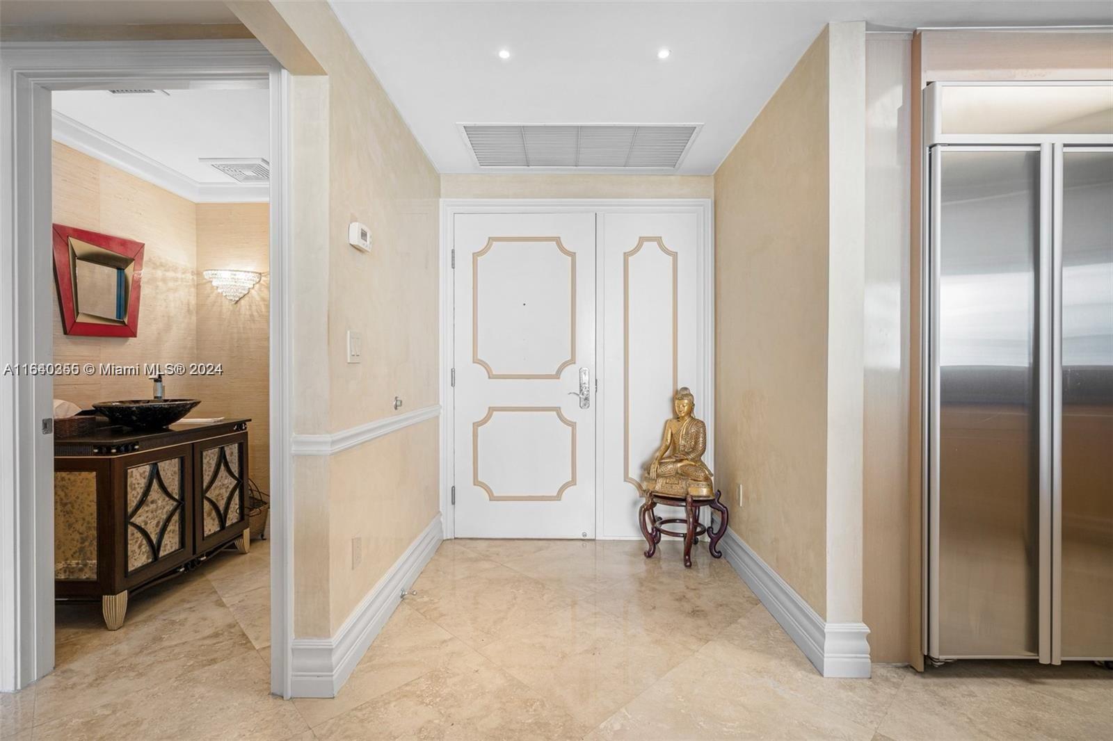 THE EXECUTIVE RESIDENCES - Residential