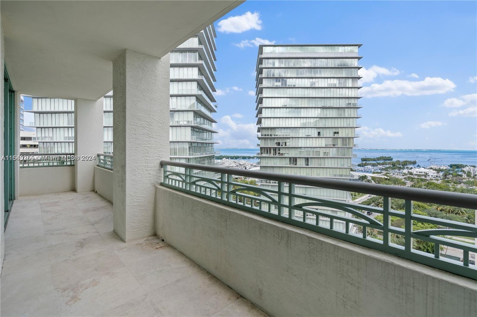 THE EXECUTIVE RESIDENCES - Residential