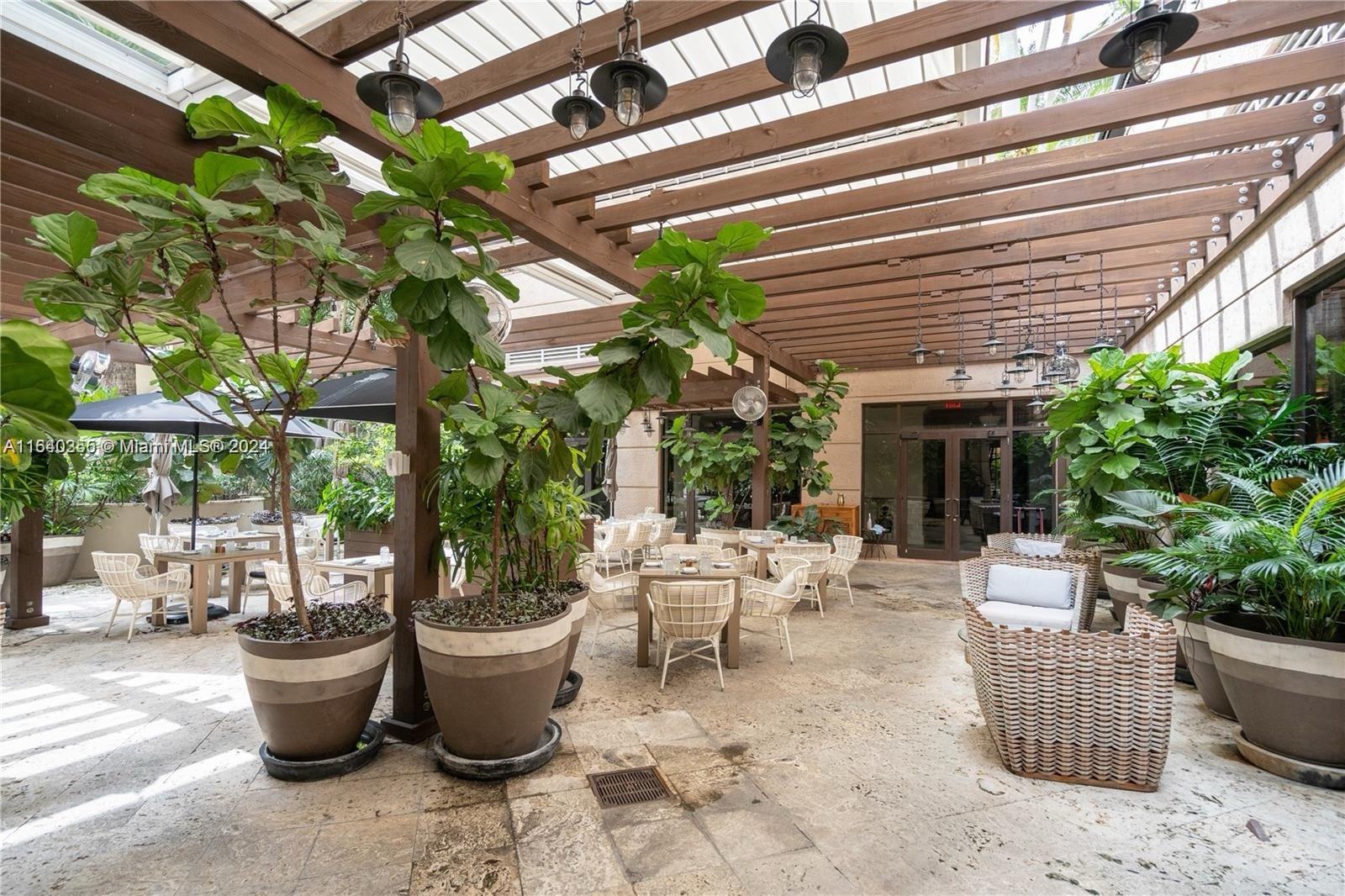 THE EXECUTIVE RESIDENCES - Residential