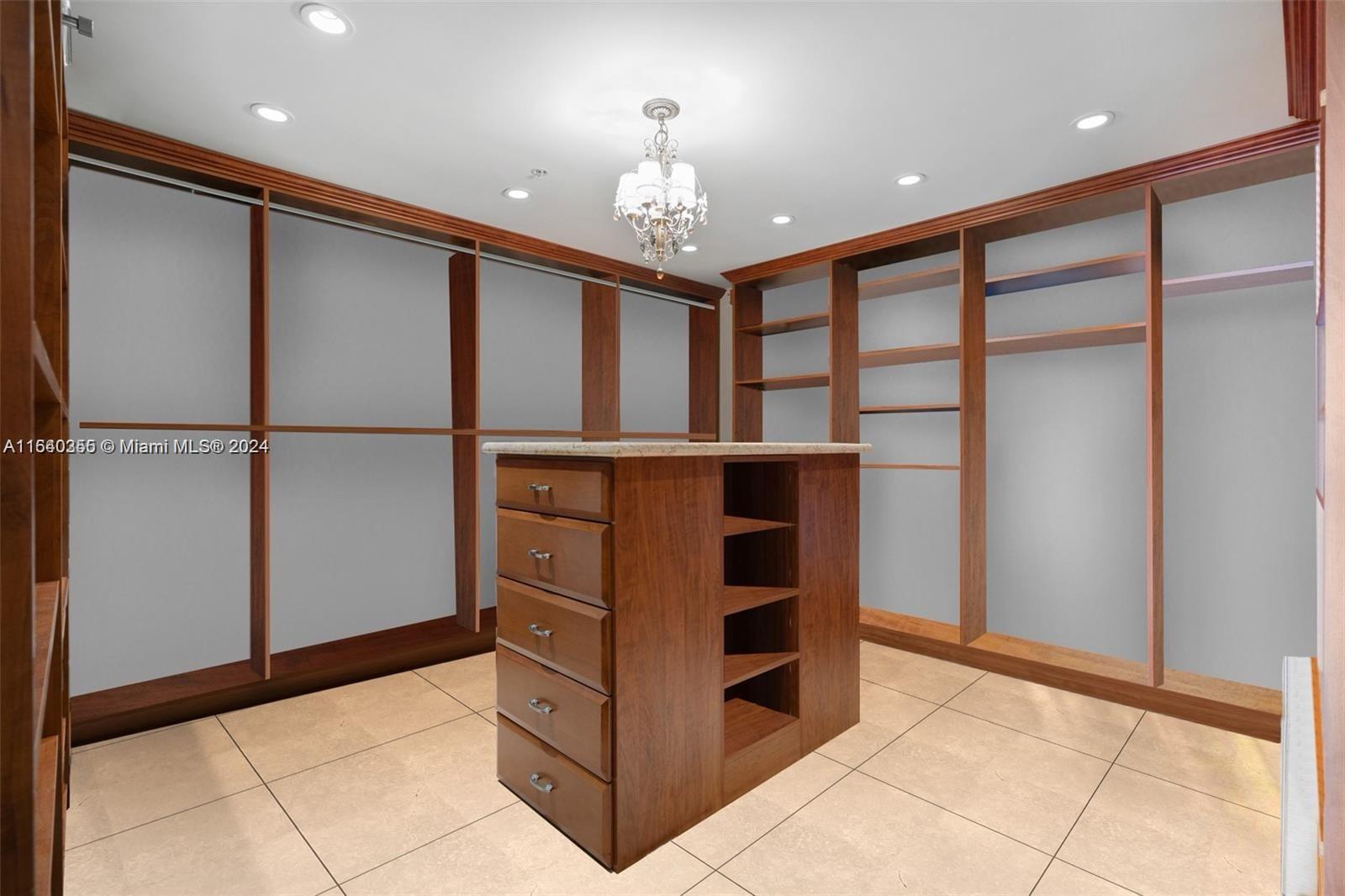 THE EXECUTIVE RESIDENCES - Residential