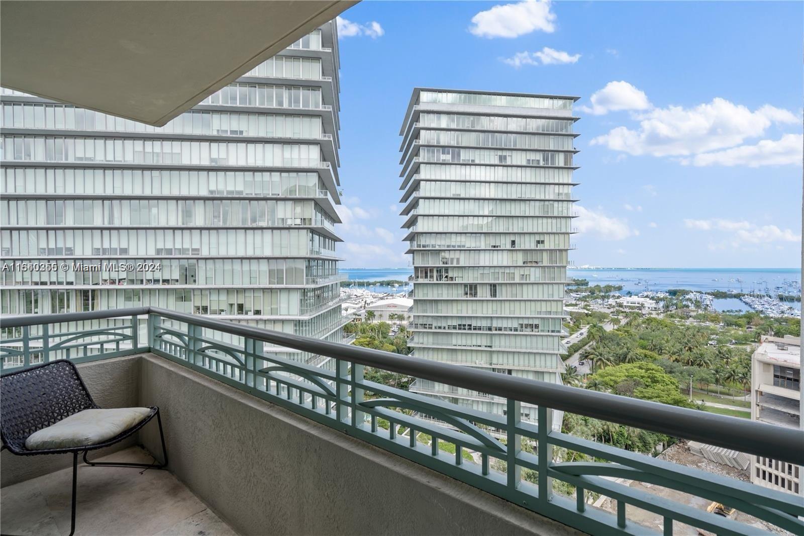 THE EXECUTIVE RESIDENCES - Residential