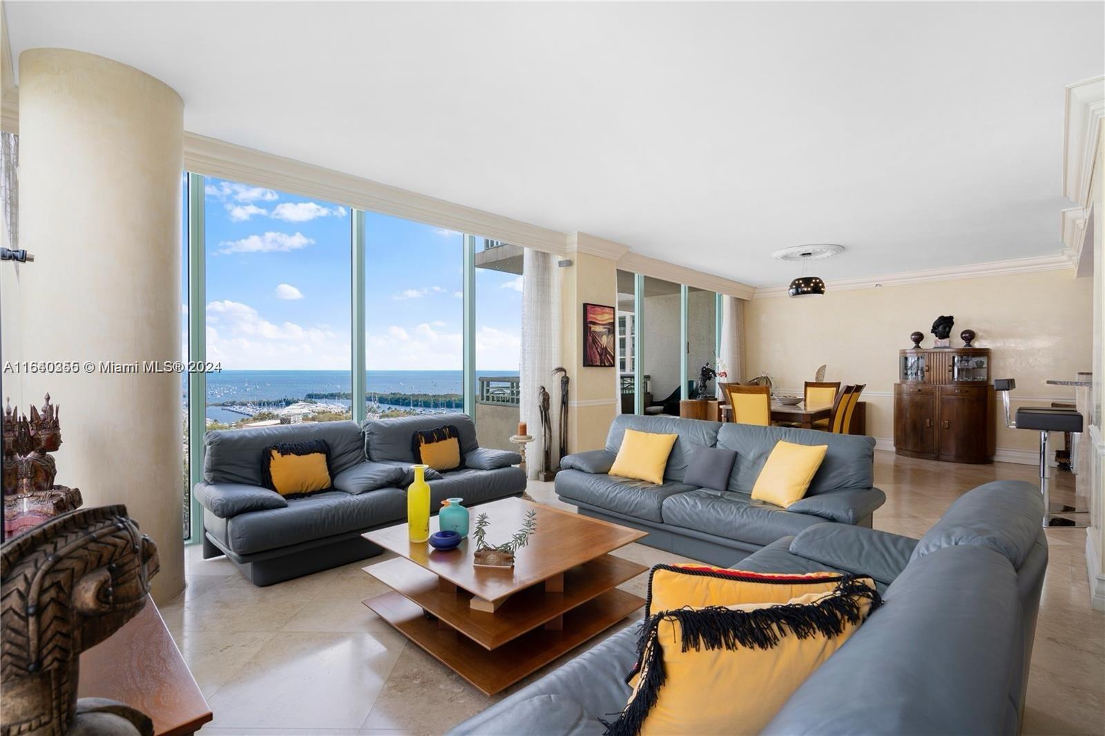 THE EXECUTIVE RESIDENCES - Residential