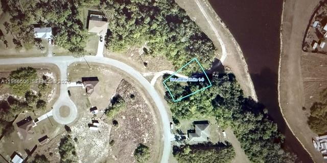 Port Labelle - Units 1-9 - Land