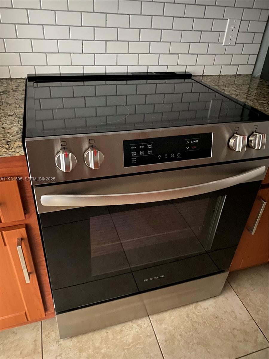 NEW HAMPTON AT CENTURY VI - Residential Lease