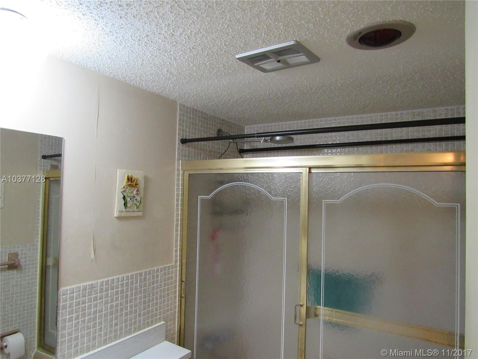 UNIVERSITY MANORS 1 CONDO - Residential Lease