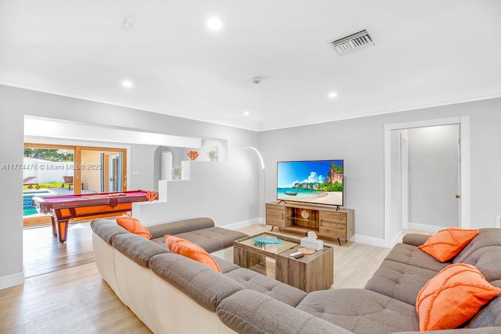 CORAL RIDGE ISLES - Residential