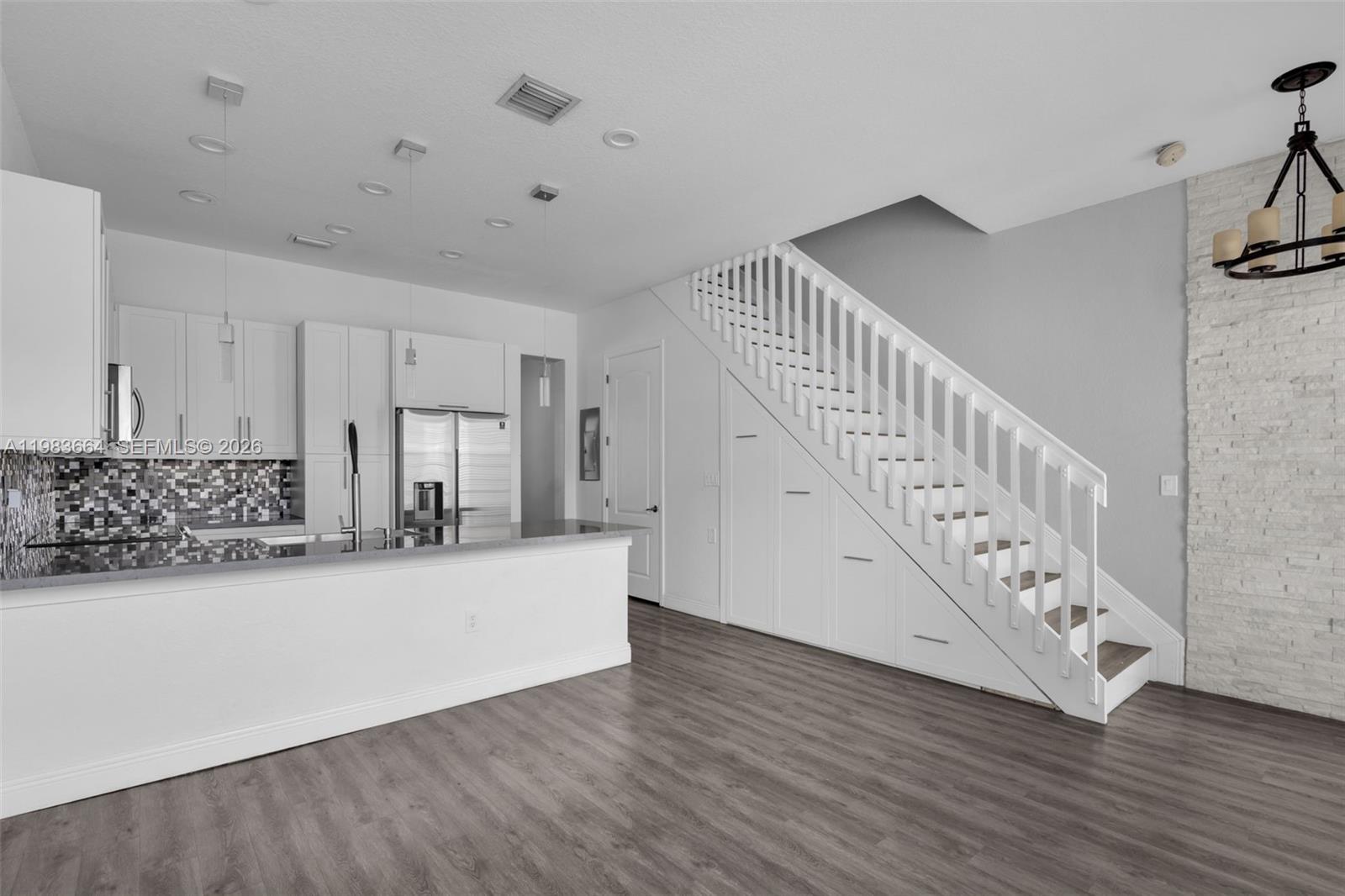 MEADOW PINES - Residential Lease