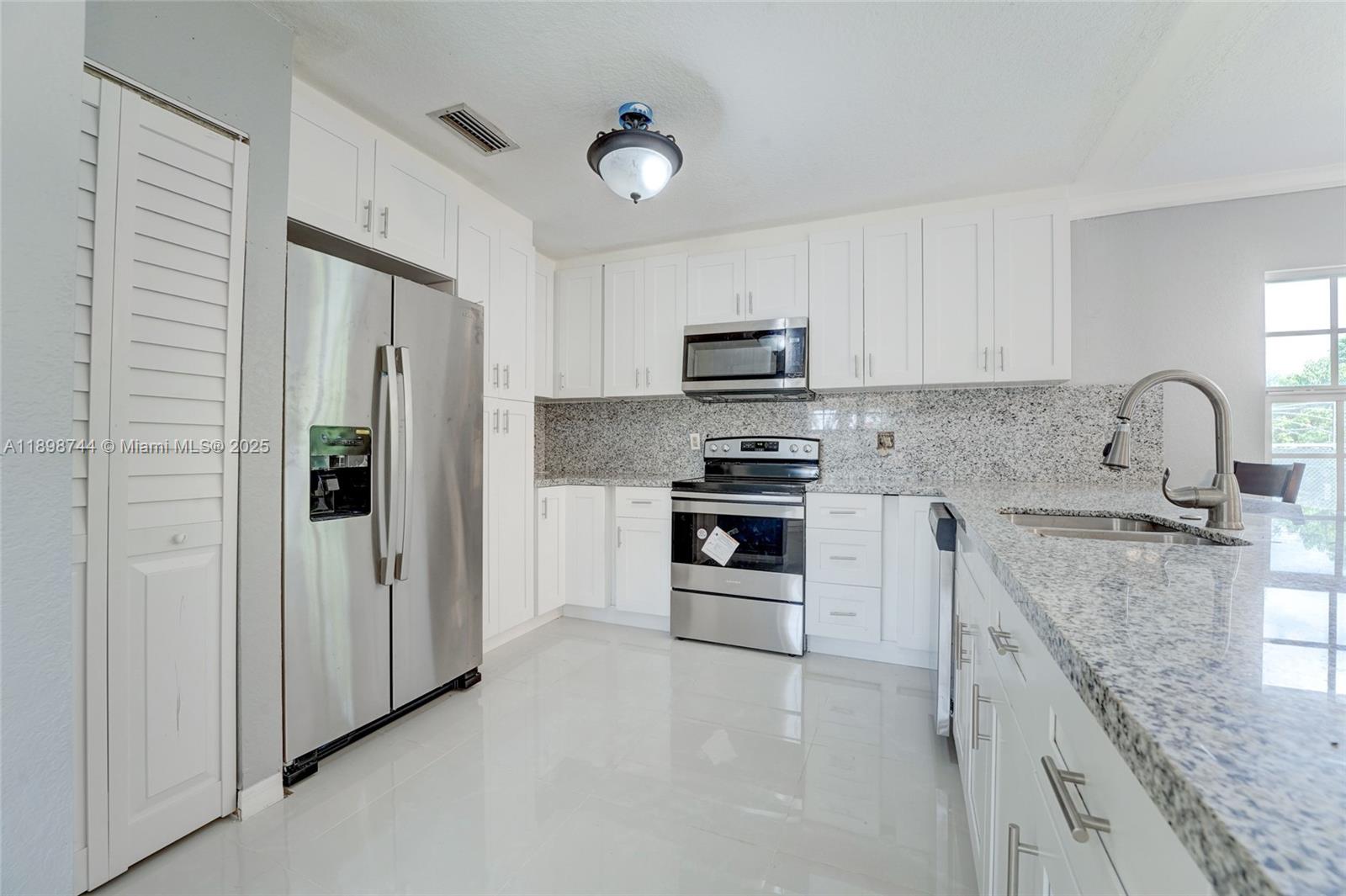 EVERGLADES LAND CO SUB - Residential Lease